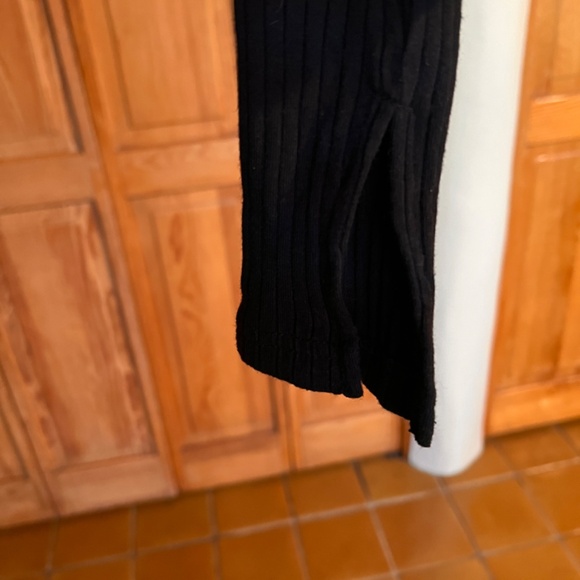 H&M - Black, Ribbed, Off The Shoulder, Long Sleeve Crop Top - Size XS - Picture 2 of 6